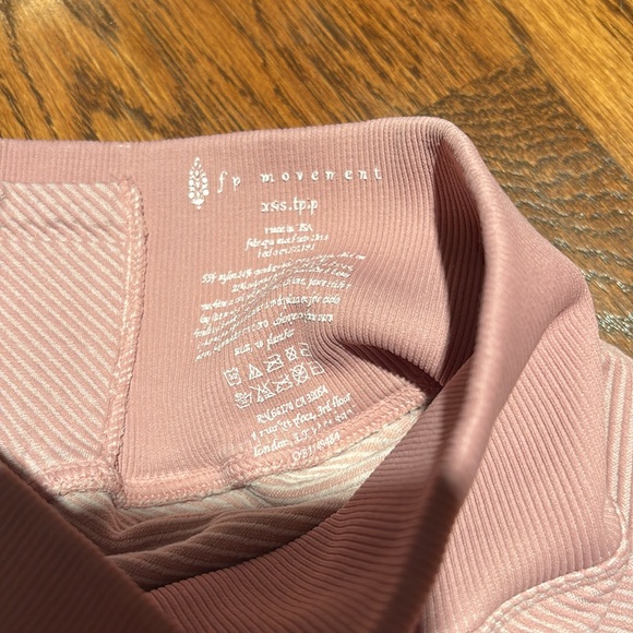 NWT FP MOVEMENT LEGGINGS SIZE XS/S - Picture 6 of 7